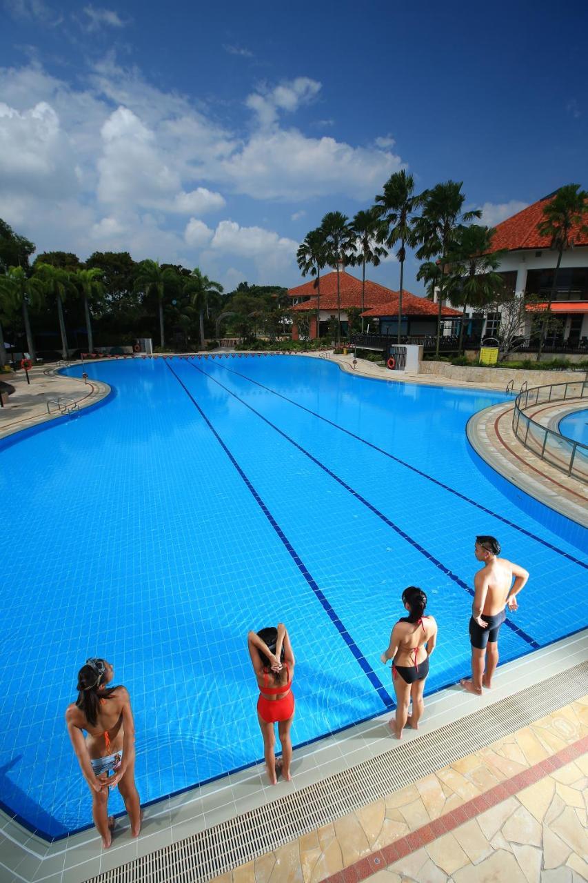 National Service & Country Club * Singapur